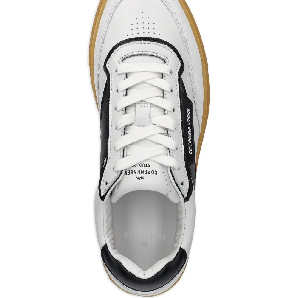 Кожаные кроссовки