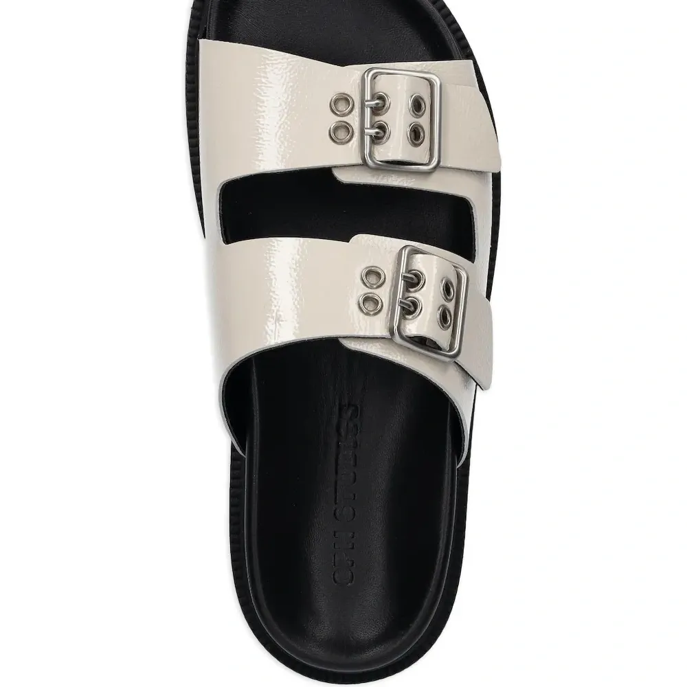 Шлепанцы с пряжками