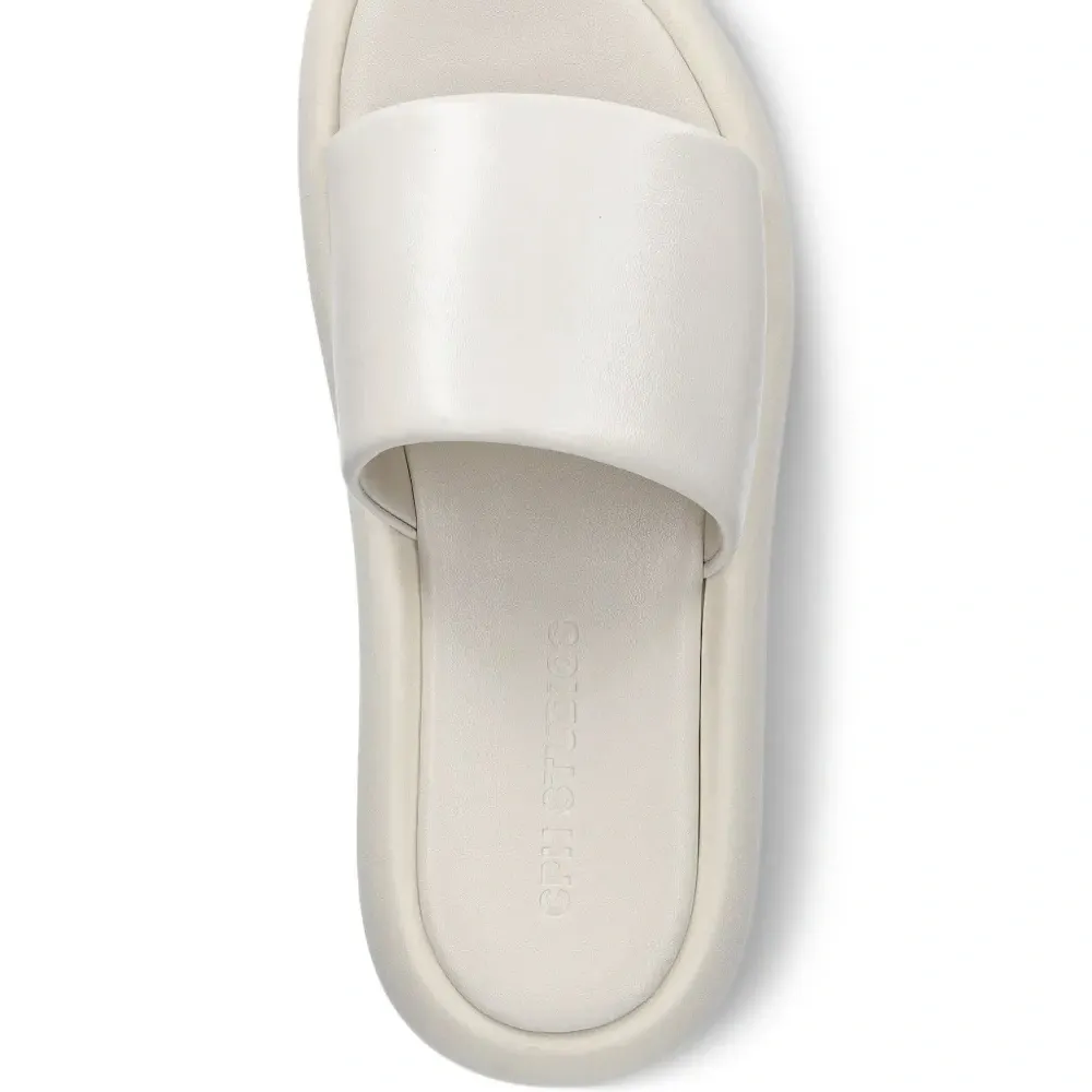 Сандалии на платформе