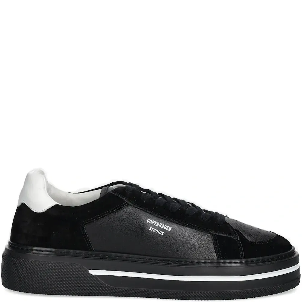 Кожаные кроссовки