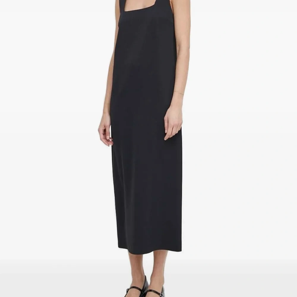 Платье миди с квадратным вырезом