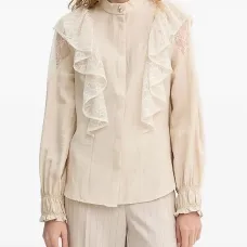 Блузка с оборками и кружевом