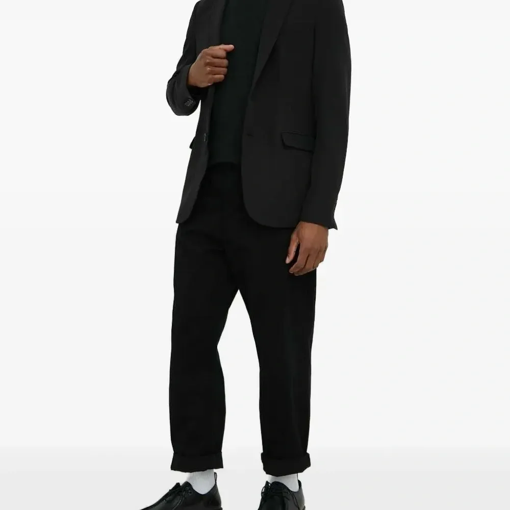 Пиджак с заостренными лацканами