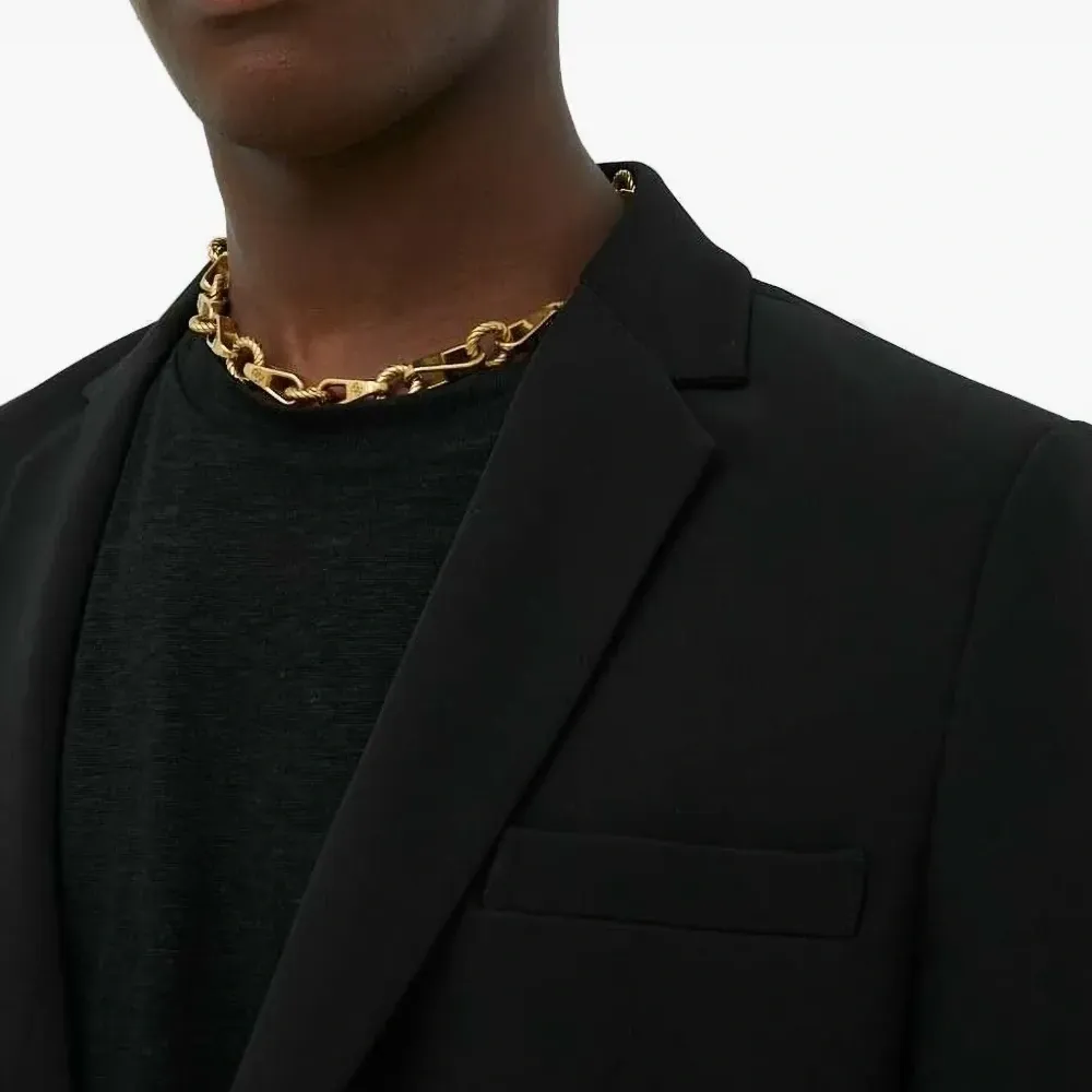 Пиджак с заостренными лацканами