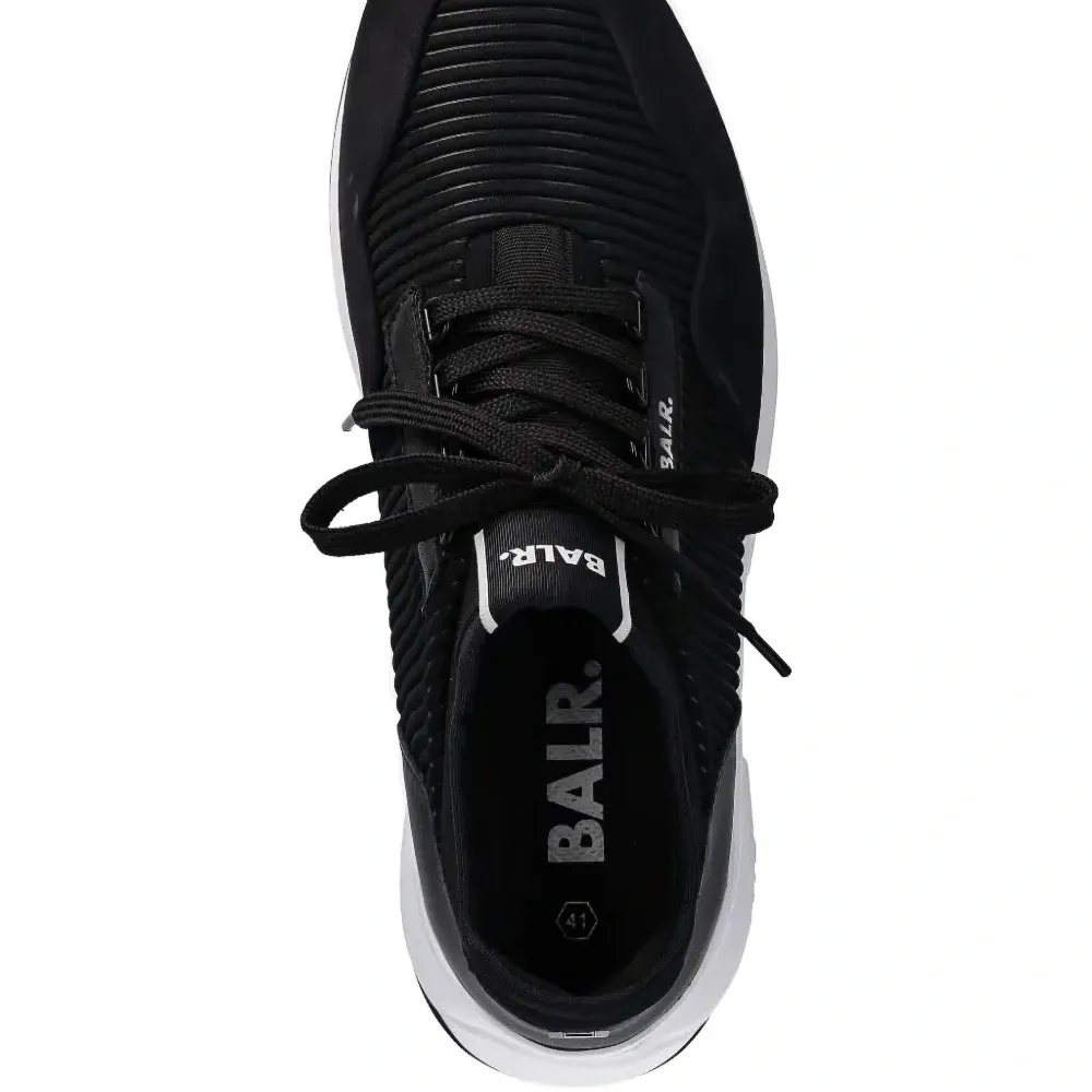 Кроссовки на шнуровке