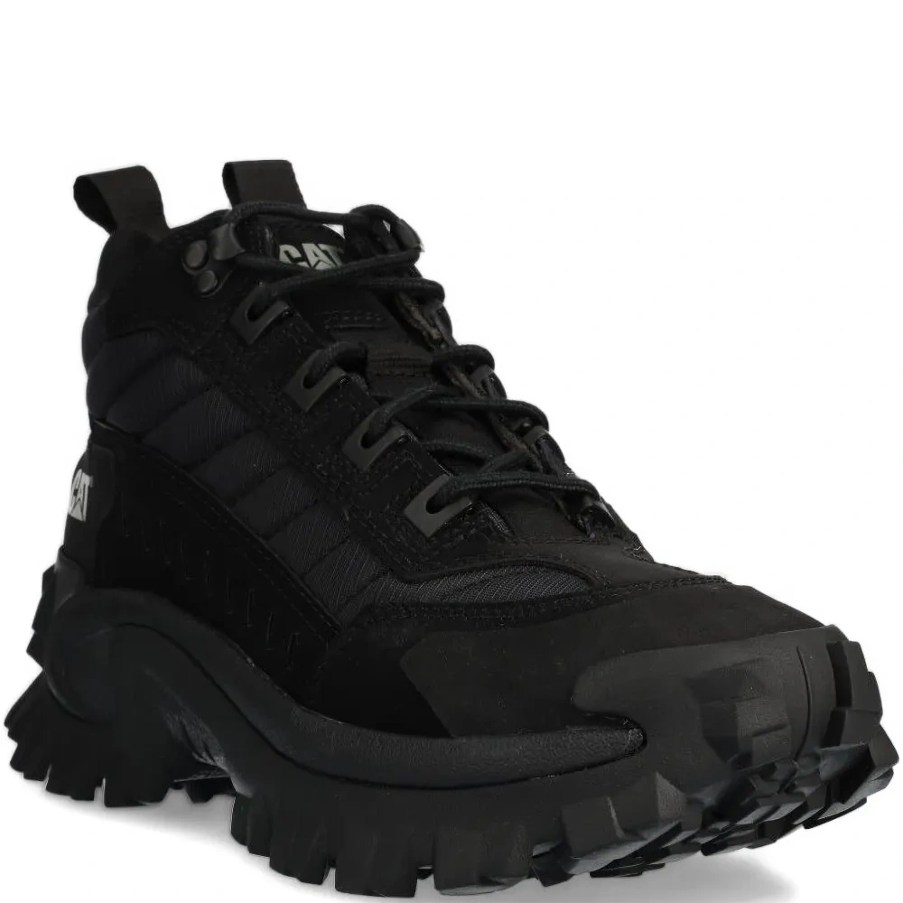 Кроссовки на рифленой подошве