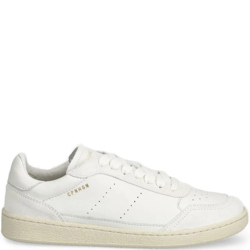 Кроссовки с перфорацией