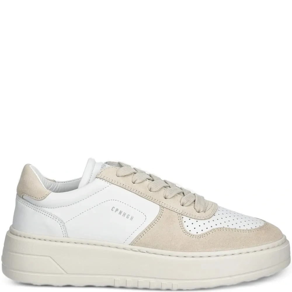 Кроссовки с перфорацией