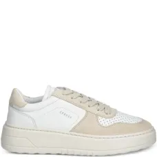 Кроссовки с перфорацией