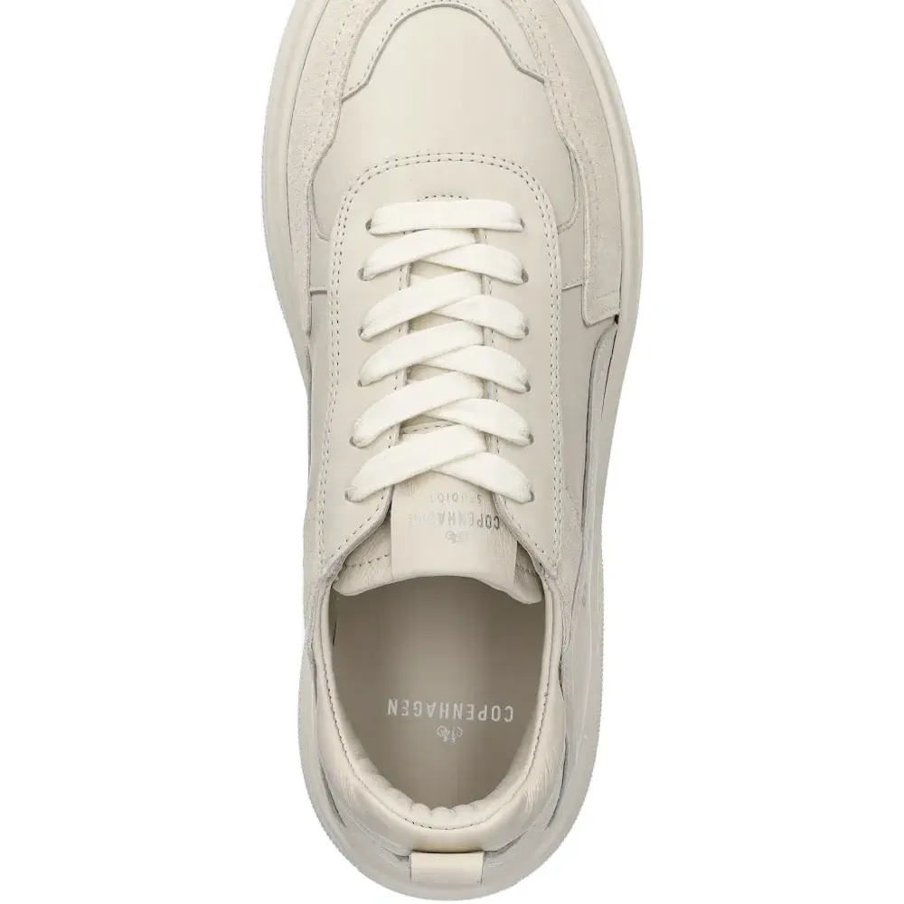 Кроссовки на платформе с кожаными вставками Кроссовки на платформе с кожаными вставками