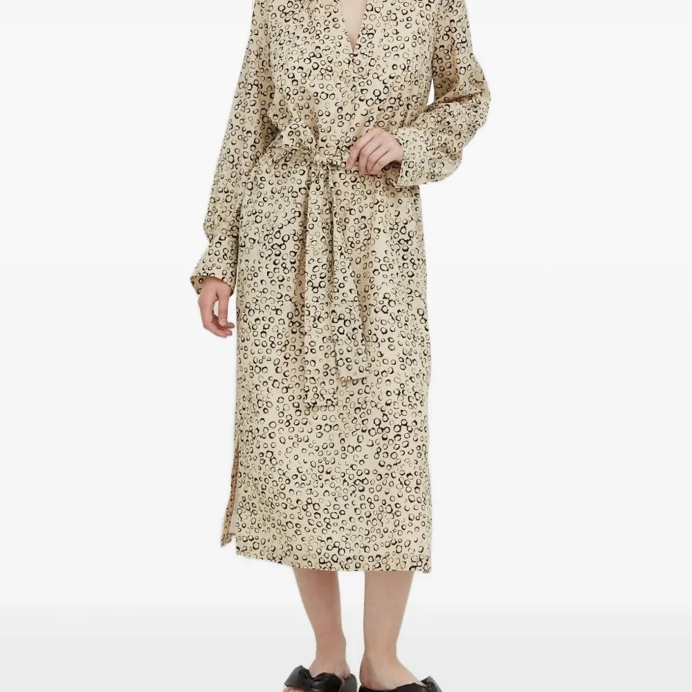 Платье миди Aidana с поясом и принтом