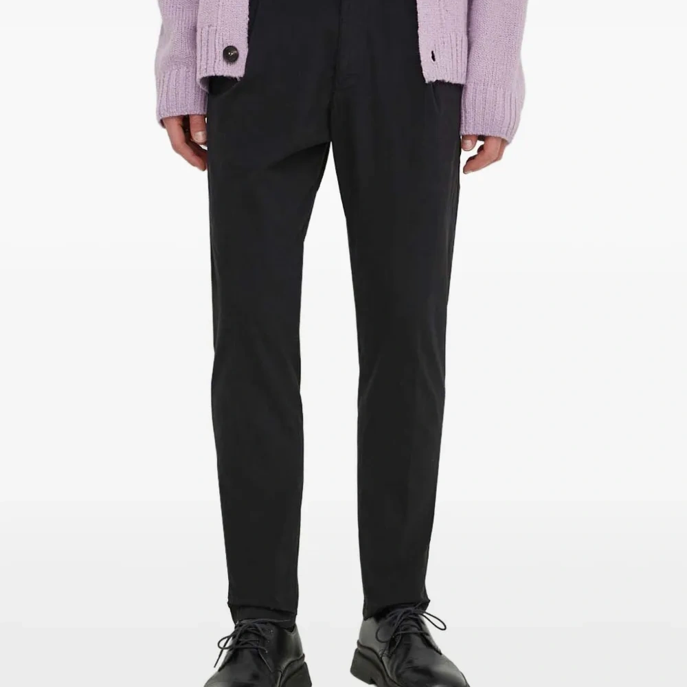 Брюки с карманами и стрелками