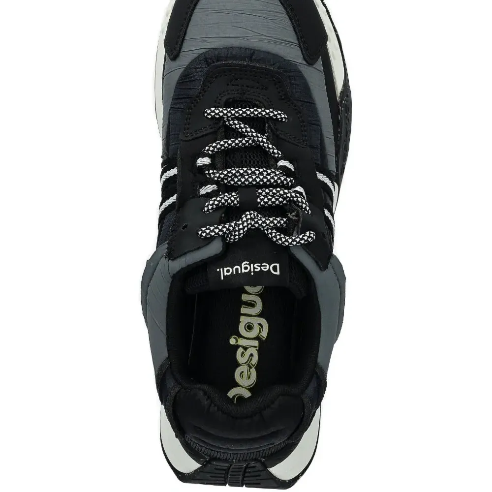 Кроссовки со вставками