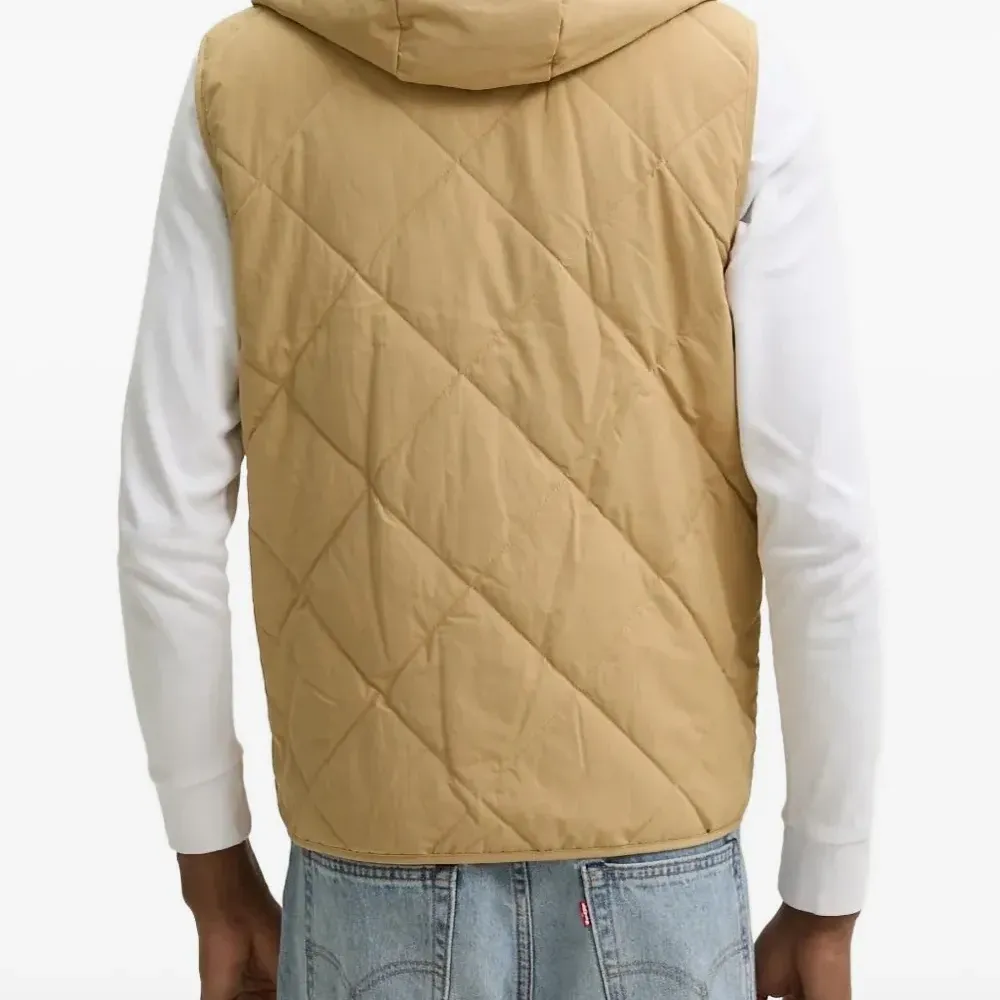 Пиджак с карманами Пиджак с карманами