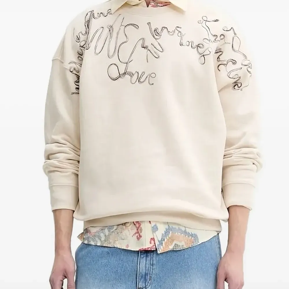 Толстовка с вышивкой