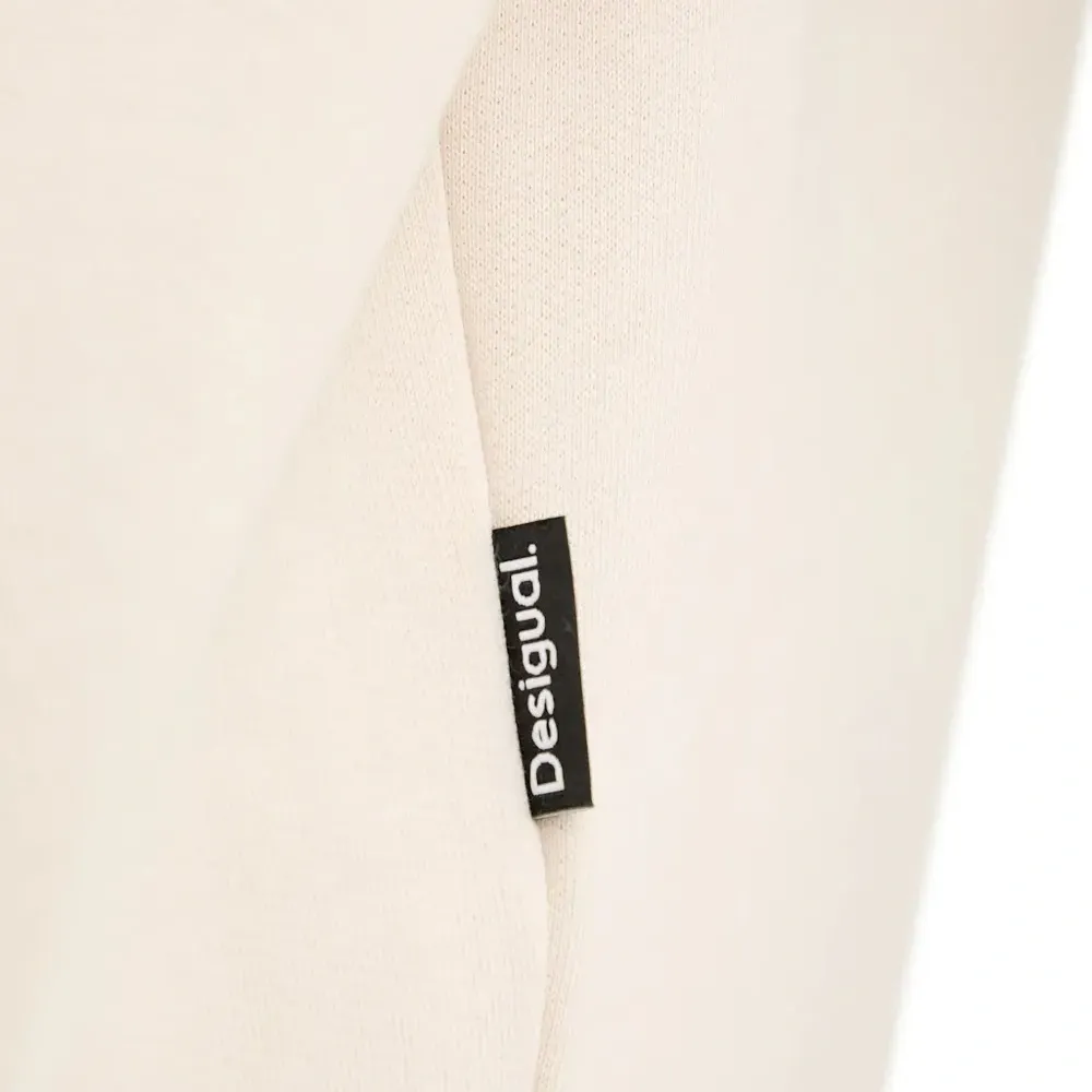 Толстовка с вышивкой