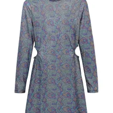 Платье с высоким воротником и вырезами