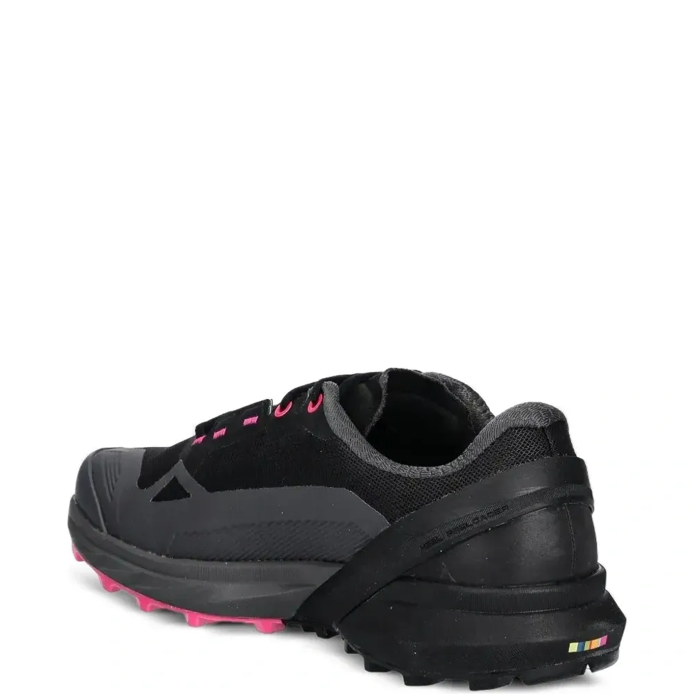 Кроссовки с сетчатыми вставками