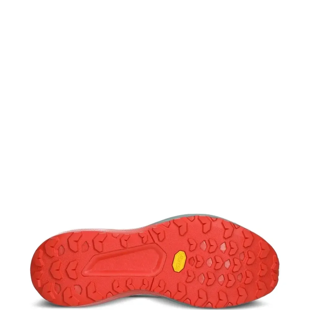 Кроссовки на шнуровке