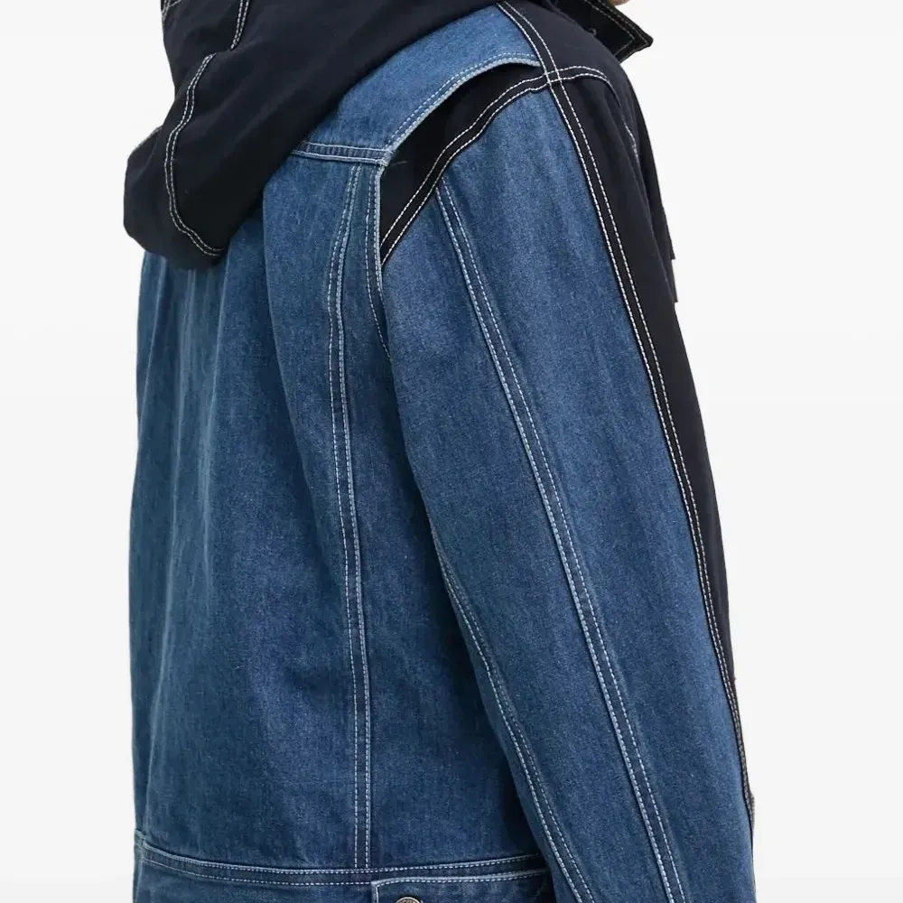 Парка с капюшоном и вставками из денима