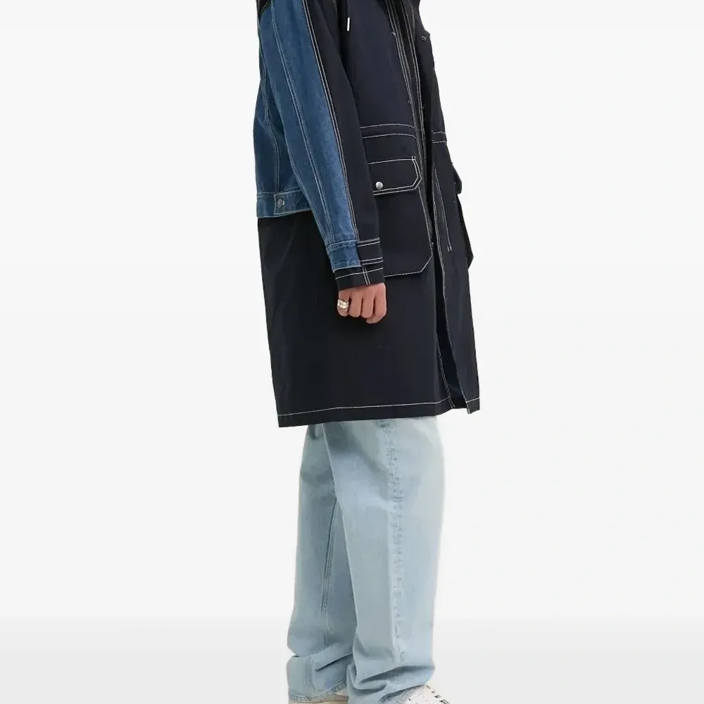 Парка с капюшоном и вставками из денима