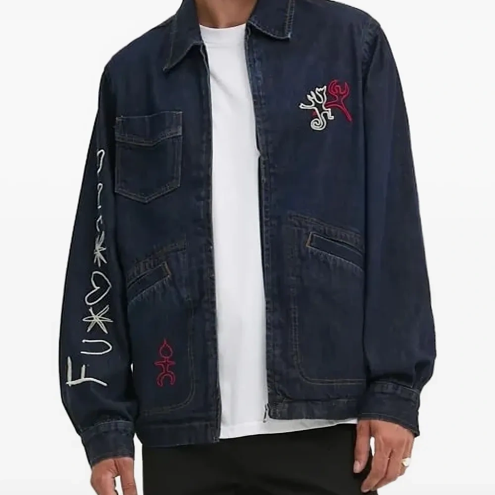 Джинсовая куртка с вышитым логотипом