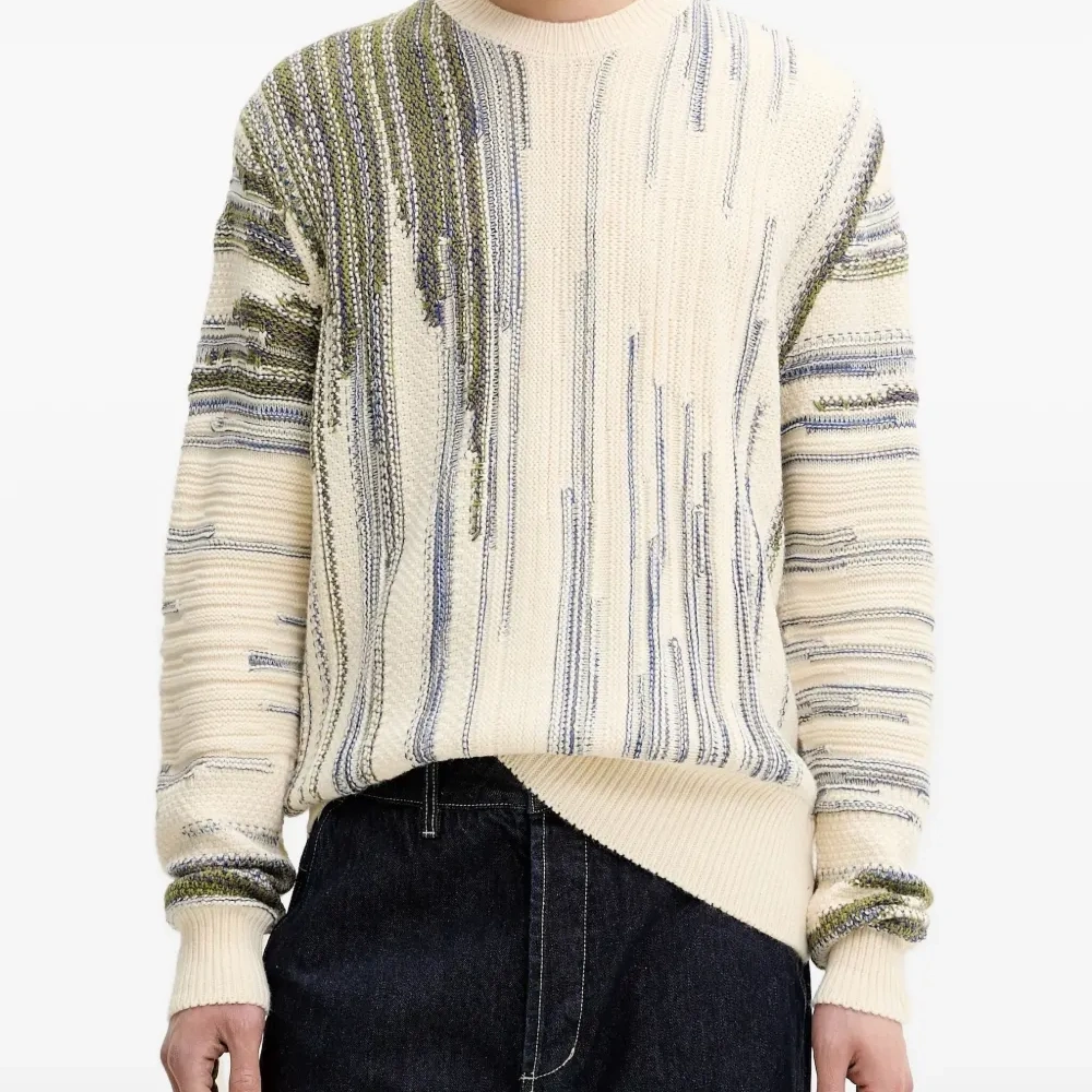 Вязаный свитер в полоску