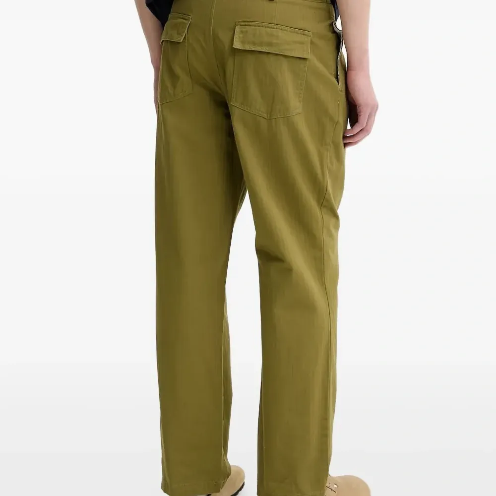 Брюки прямого кроя со складками Брюки прямого кроя со складками