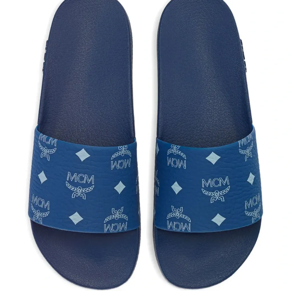 Шлепанцы с монограммой