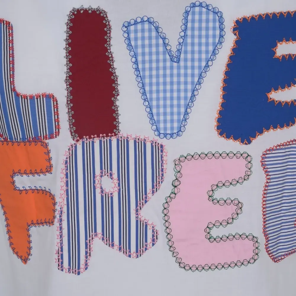 Футболка с аппликацией