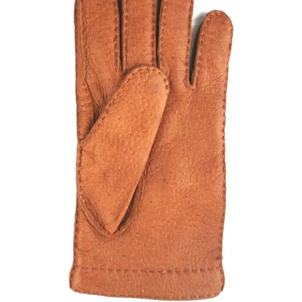 перчатки с декоративной строчкой