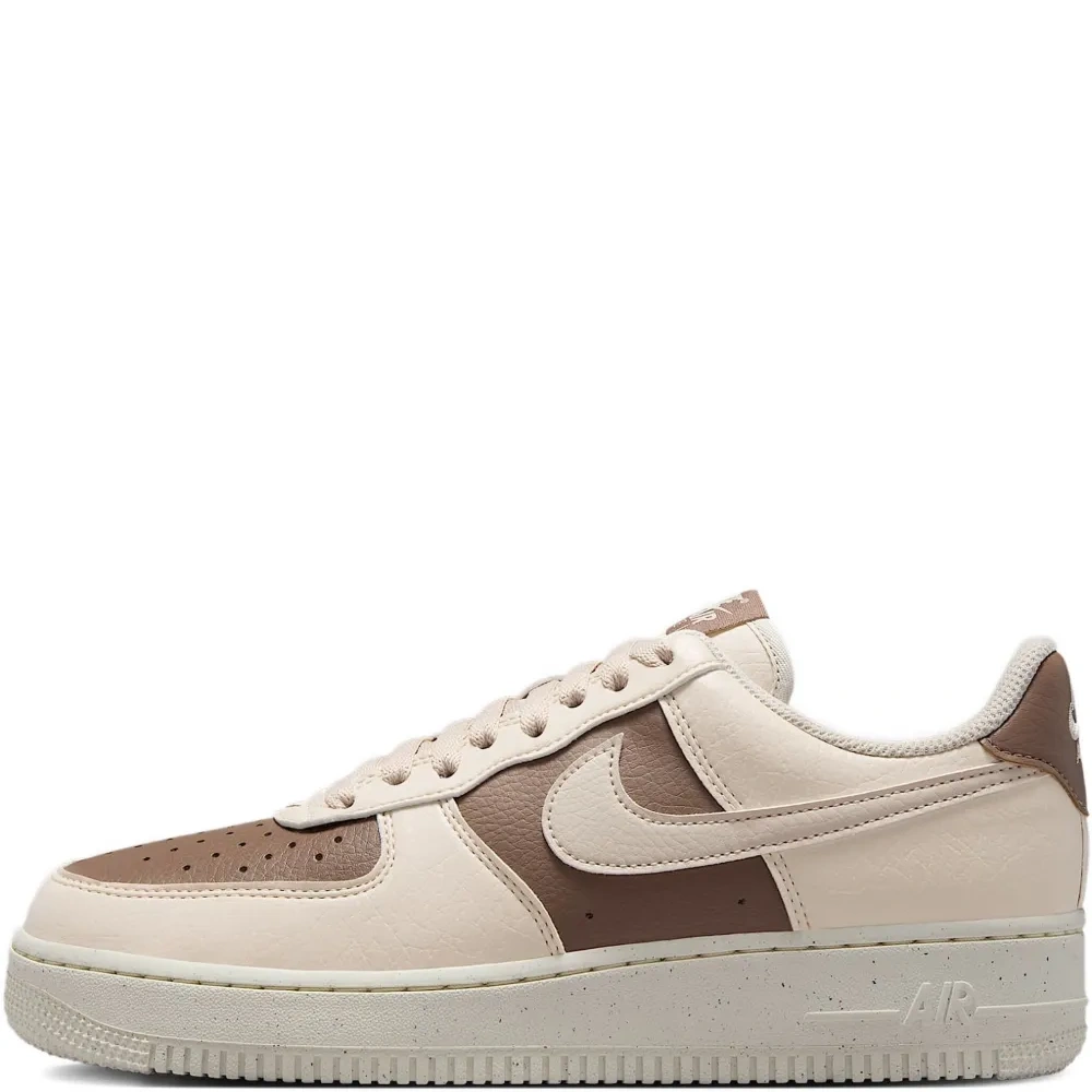 Кроссовки с перфорацией