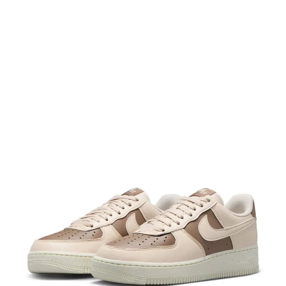 Кроссовки с перфорацией