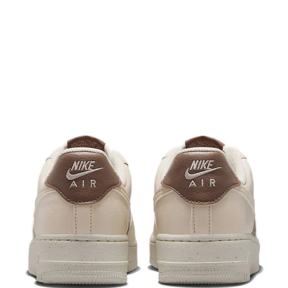 Кроссовки с перфорацией