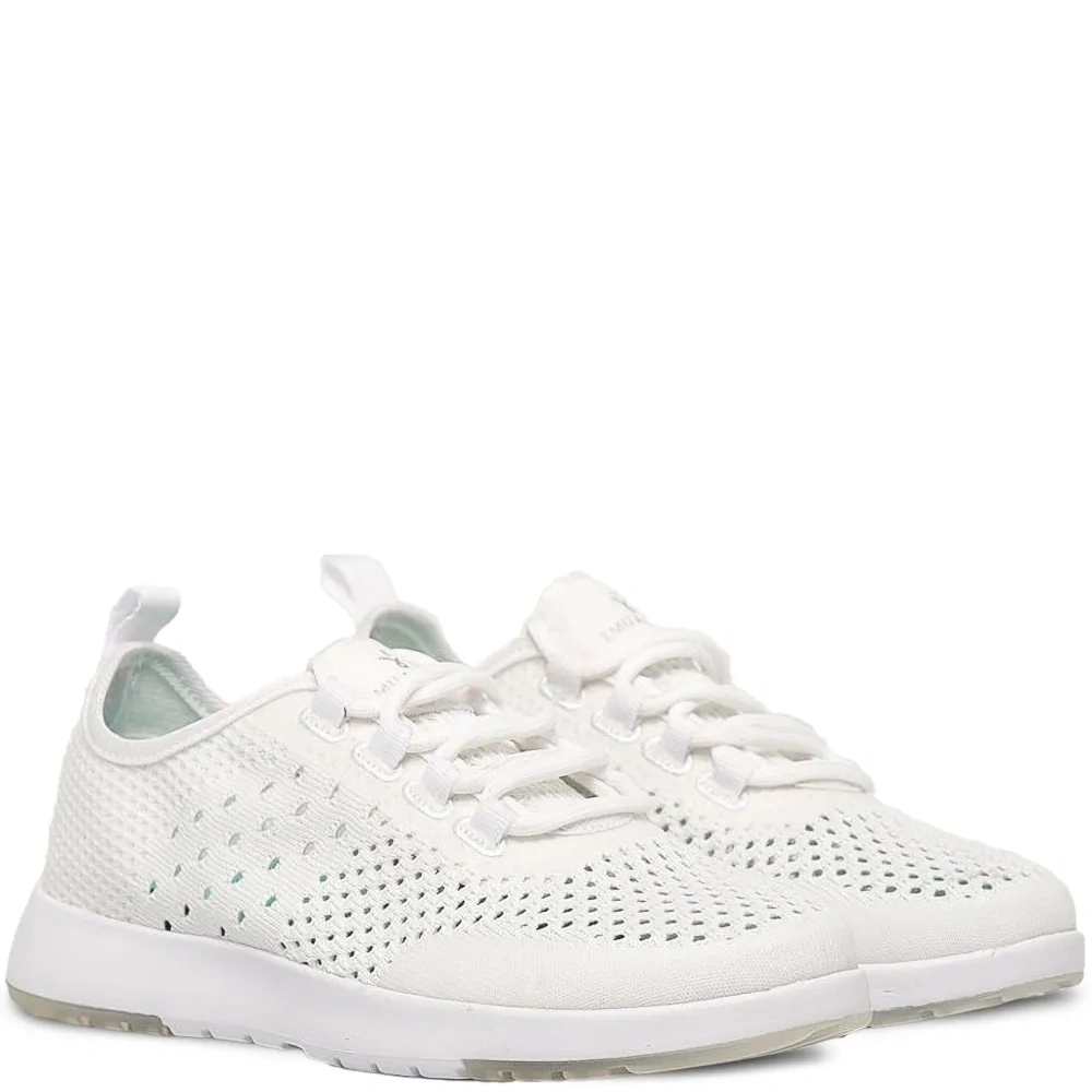 Кроссовки с перфорацией