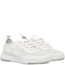 Кроссовки с перфорацией