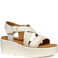 Босоножки на платформе с пряжкой