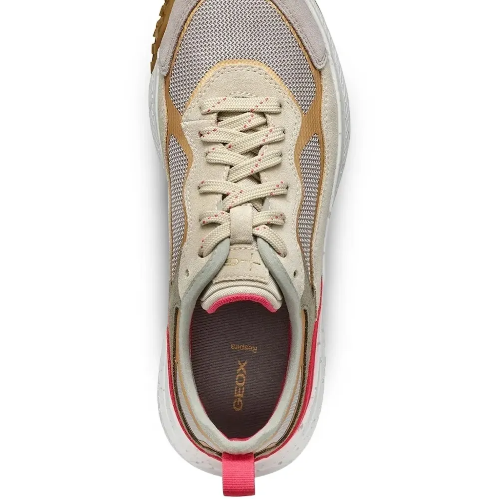 Массивные кроссовки с сетчатыми вставками