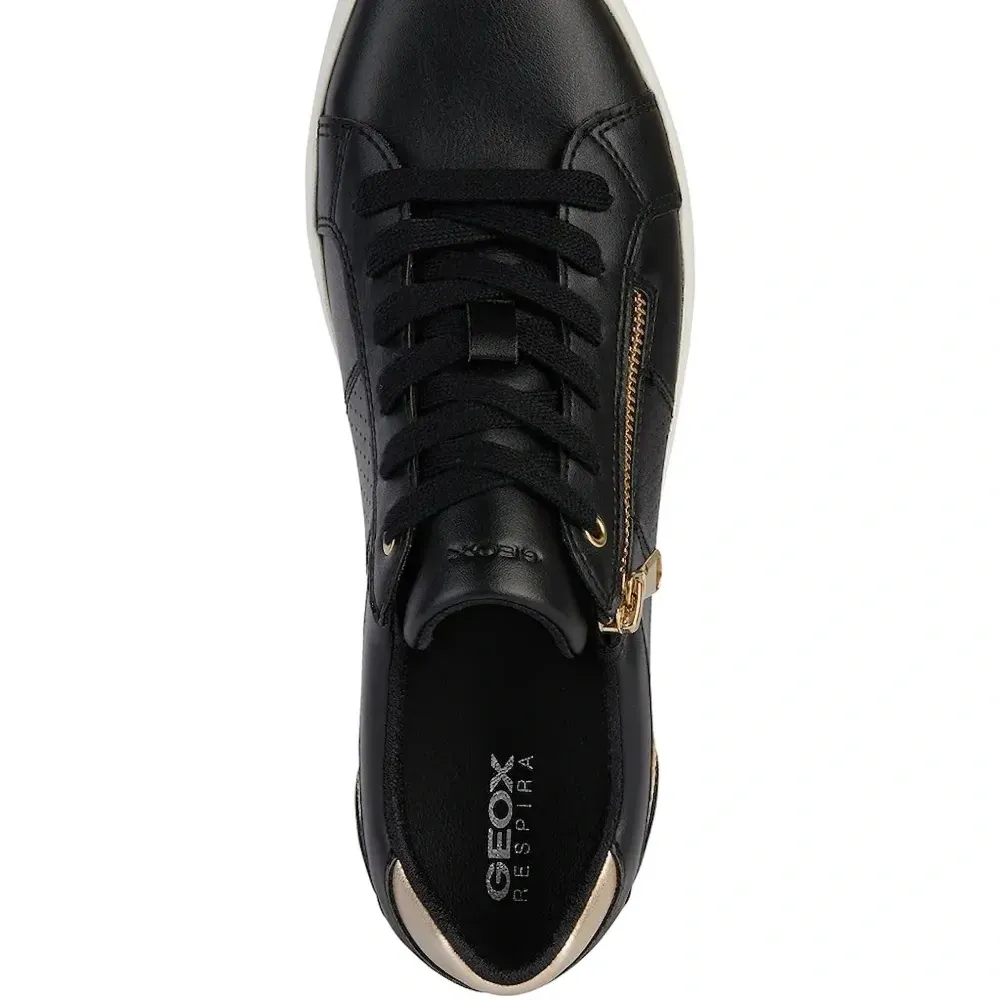 Кроссовки Blomiee на шнуровке Кроссовки Blomiee на шнуровке