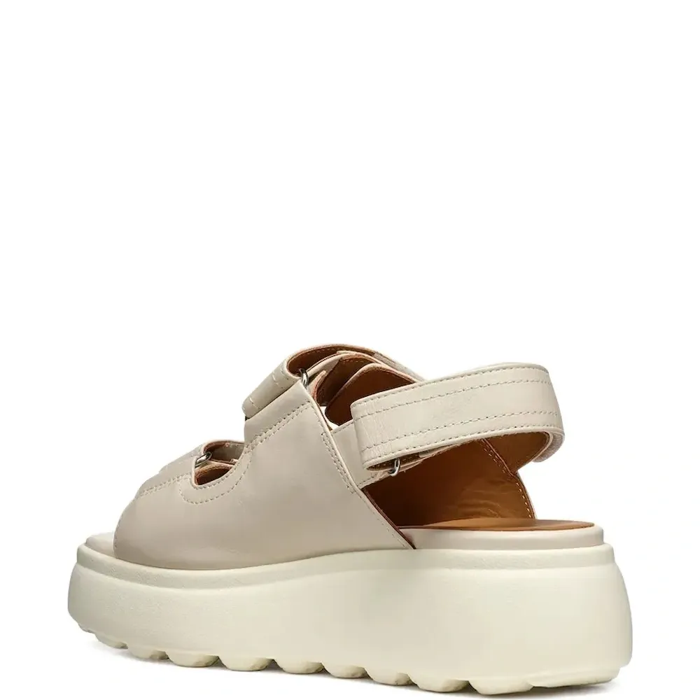 Сандалии на платформе с ремешками