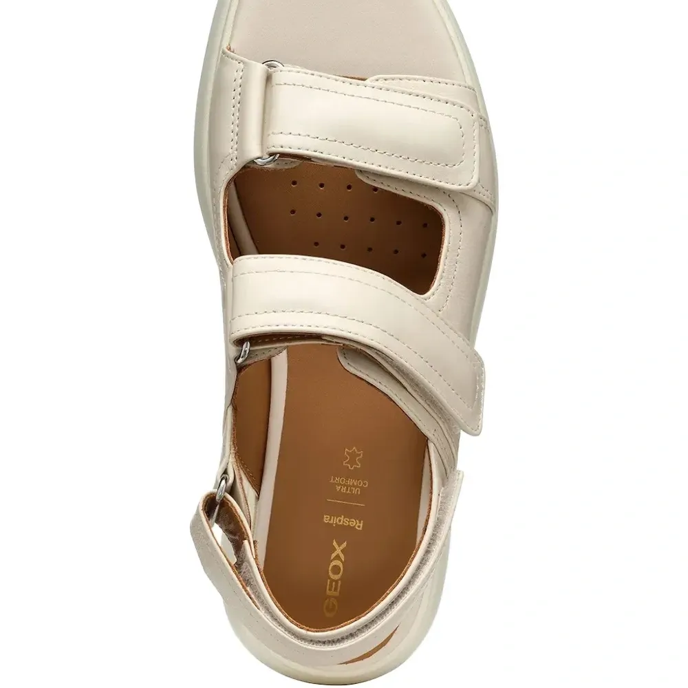 Сандалии на платформе с ремешками