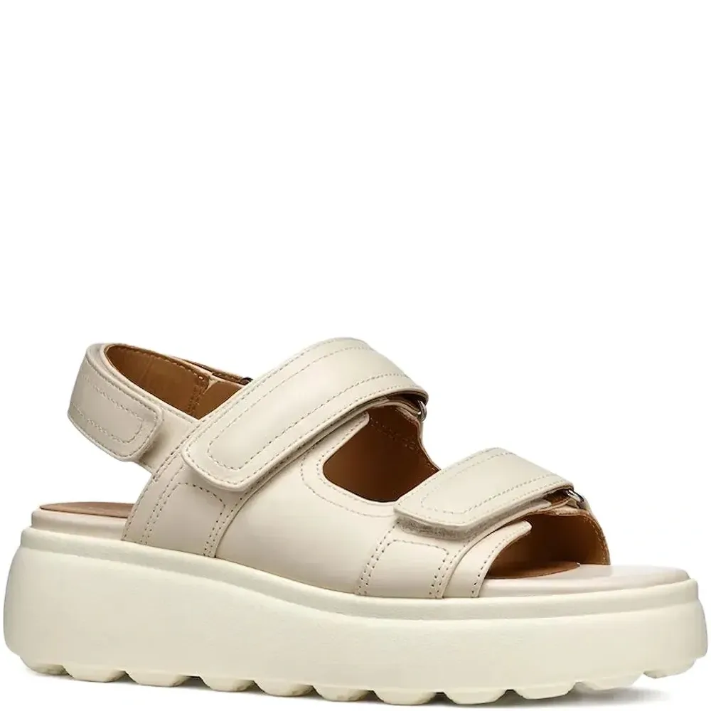 Сандалии на платформе с ремешками