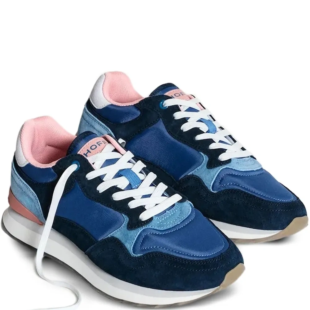 Кроссовки со вставками