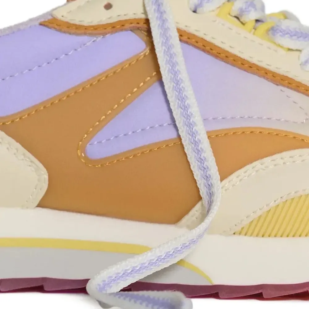 Кроссовки со вставками