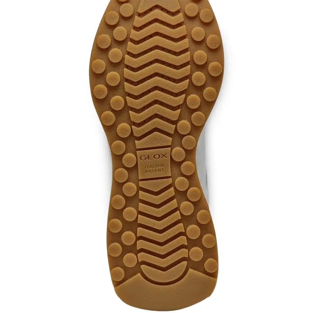 Кроссовки Amabel на танкетке