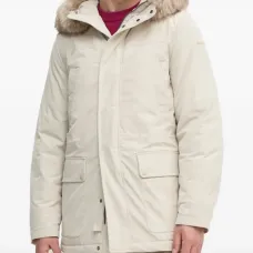 Куртка с капюшоном и искусственным мехом