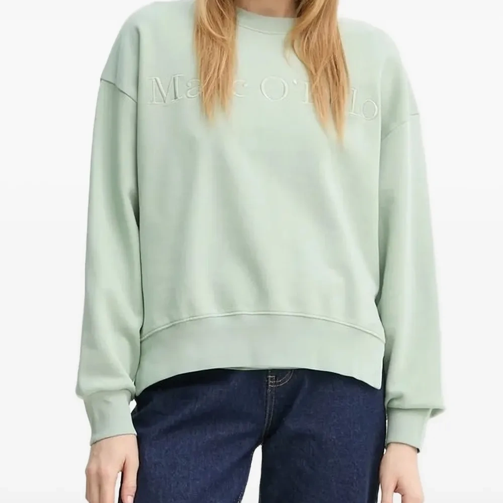 Толстовка с вышитым логотипом