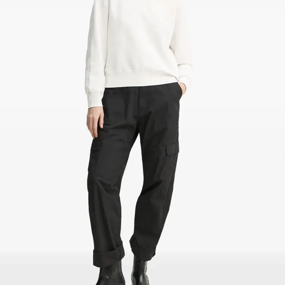 Худи с вышитым логотипом