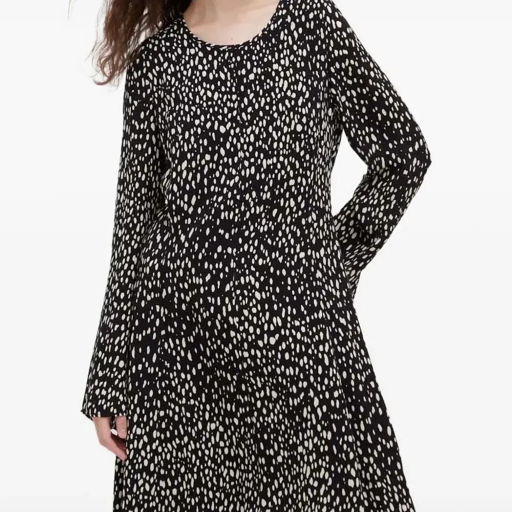 Платье мини с длинными рукавами и принтом