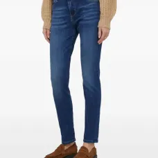 Джинсы с вышитым логотипом